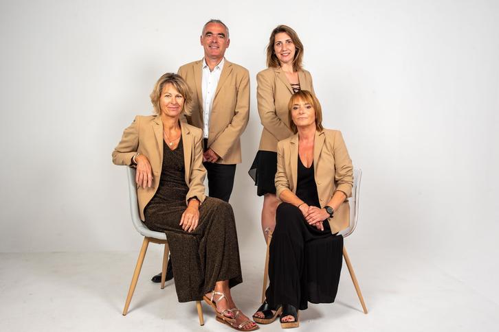 l'équipe de l'agence Bleu Marine