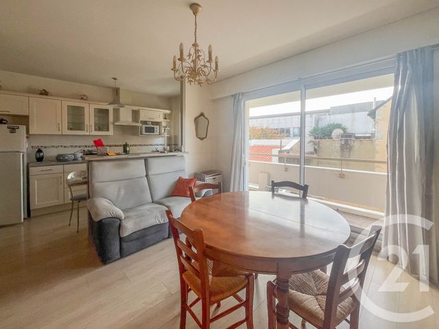 Appartement T1 à vendre - 1 pièce - 39.26 m2 - LES SABLES D OLONNE - 85 - PAYS-DE-LOIRE - Century 21 Bleu Marine