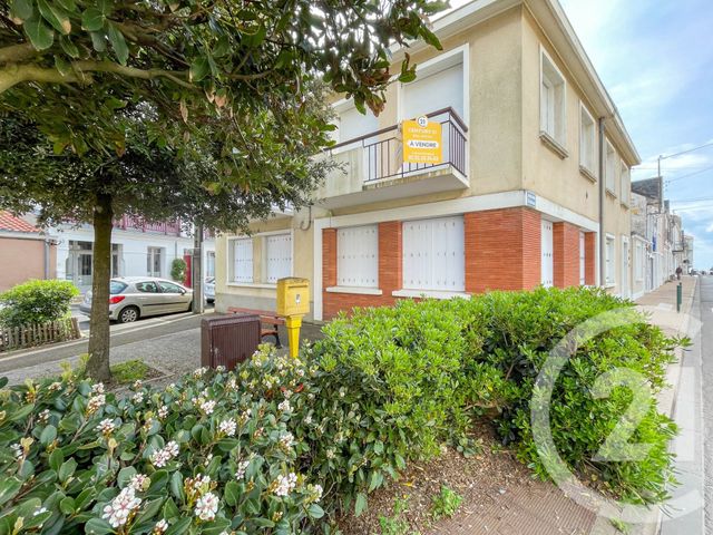 Afficher la photo en grand Appartement F3 à vendre - 3 pièces - 56.45 m2 - LES SABLES D OLONNE - 85 - PAYS-DE-LOIRE - Century 21 Bleu Marine