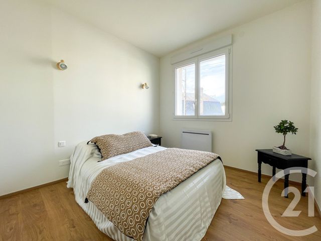 Afficher la photo en grand Appartement F3 à vendre - 3 pièces - 56.45 m2 - LES SABLES D OLONNE - 85 - PAYS-DE-LOIRE - Century 21 Bleu Marine