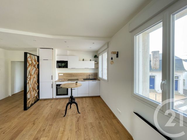 Afficher la photo en grand Appartement F3 à vendre - 3 pièces - 56.45 m2 - LES SABLES D OLONNE - 85 - PAYS-DE-LOIRE - Century 21 Bleu Marine