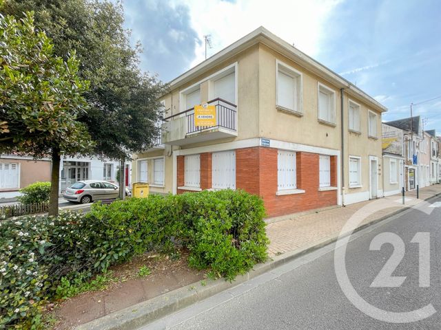 Afficher la photo en grand Appartement F3 à vendre - 3 pièces - 56.45 m2 - LES SABLES D OLONNE - 85 - PAYS-DE-LOIRE - Century 21 Bleu Marine