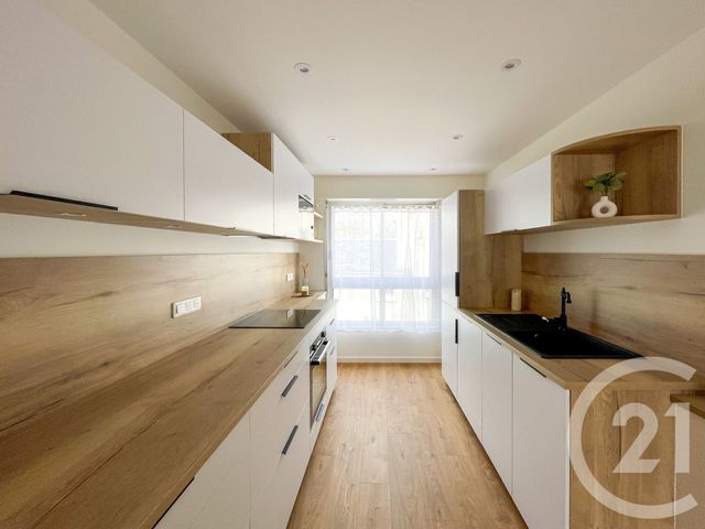 Appartement F5 à vendre - 4 pièces - 86.8 m2 - LES SABLES D OLONNE - 85 - PAYS-DE-LOIRE - Century 21 Bleu Marine