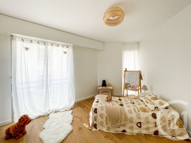 Afficher la photo en grand Appartement F4 à vendre - 4 pièces - 86.8 m2 - LES SABLES D OLONNE - 85 - PAYS-DE-LOIRE - Century 21 Bleu Marine