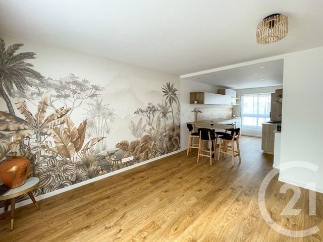 Afficher la photo en grand Appartement F4 à vendre - 4 pièces - 86.8 m2 - LES SABLES D OLONNE - 85 - PAYS-DE-LOIRE - Century 21 Bleu Marine