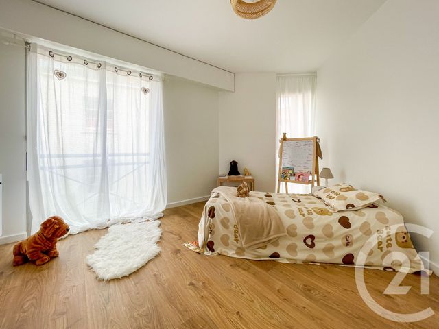 Afficher la photo en grand Appartement F4 à vendre - 4 pièces - 86.8 m2 - LES SABLES D OLONNE - 85 - PAYS-DE-LOIRE - Century 21 Bleu Marine