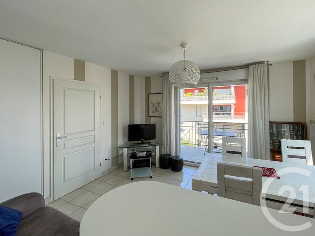 Afficher la photo en grand Appartement F2 à vendre - 2 pièces - 43.29 m2 - LES SABLES D OLONNE - 85 - PAYS-DE-LOIRE - Century 21 Bleu Marine