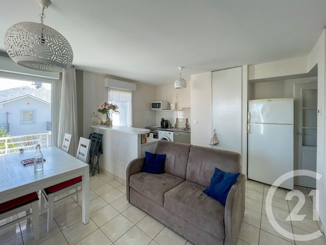 Afficher la photo en grand Appartement F2 à vendre - 2 pièces - 43.29 m2 - LES SABLES D OLONNE - 85 - PAYS-DE-LOIRE - Century 21 Bleu Marine