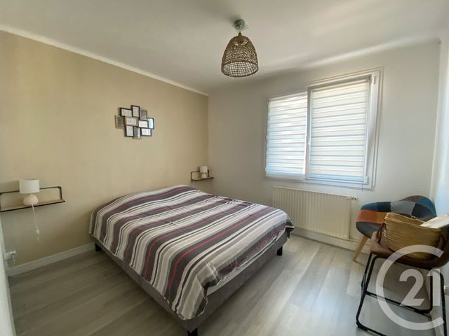 Afficher la photo en grand Appartement T3 à vendre - 3 pièces - 52.01 m2 - CHATEAU D OLONNE - 85 - PAYS-DE-LOIRE - Century 21 Bleu Marine
