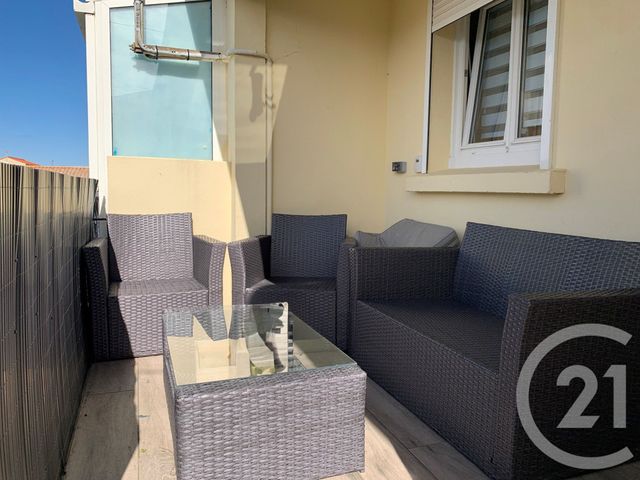 Afficher la photo en grand Appartement T3 à vendre - 3 pièces - 52.01 m2 - CHATEAU D OLONNE - 85 - PAYS-DE-LOIRE - Century 21 Bleu Marine