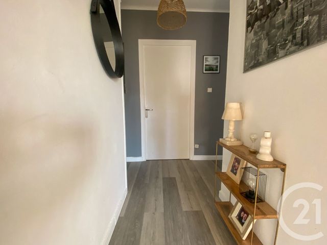 Afficher la photo en grand Appartement T3 à vendre - 3 pièces - 52.01 m2 - CHATEAU D OLONNE - 85 - PAYS-DE-LOIRE - Century 21 Bleu Marine