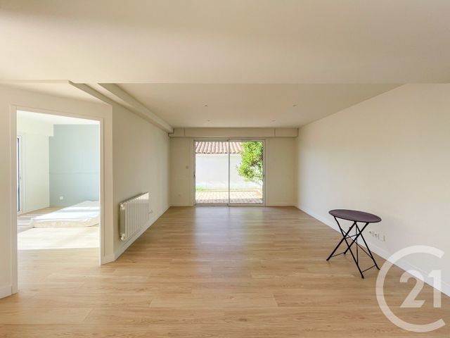 Appartement T3 à vendre - 3 pièces - 80.3 m2 - CHATEAU D OLONNE - 85 - PAYS-DE-LOIRE - Century 21 Bleu Marine