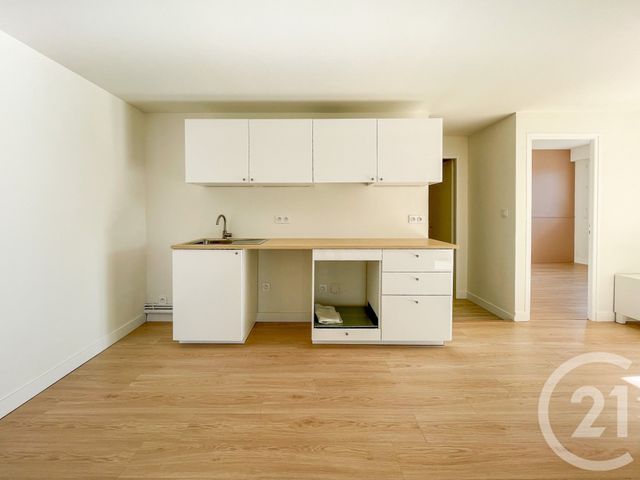 Appartement T3 à vendre - 3 pièces - 80.3 m2 - CHATEAU D OLONNE - 85 - PAYS-DE-LOIRE - Century 21 Bleu Marine