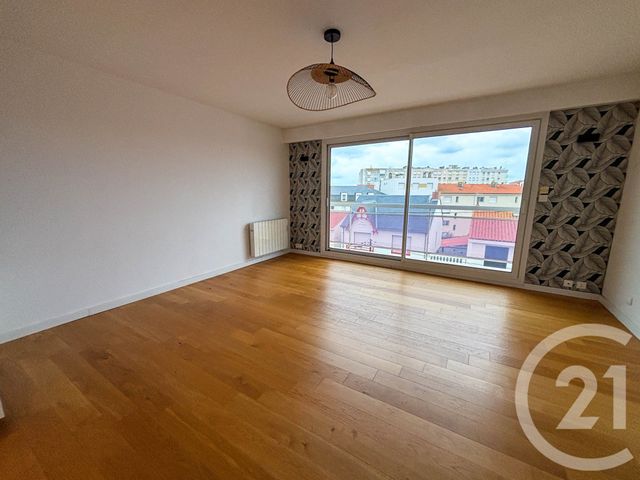 Appartement T3 à vendre - 3 pièces - 58.02 m2 - LES SABLES D OLONNE - 85 - PAYS-DE-LOIRE - Century 21 Bleu Marine