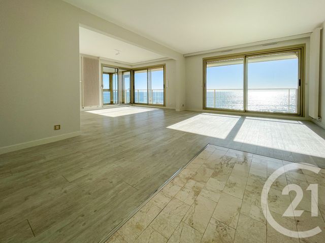 Appartement F5 à vendre - 5 pièces - 119.78 m2 - LES SABLES D OLONNE - 85 - PAYS-DE-LOIRE - Century 21 Bleu Marine