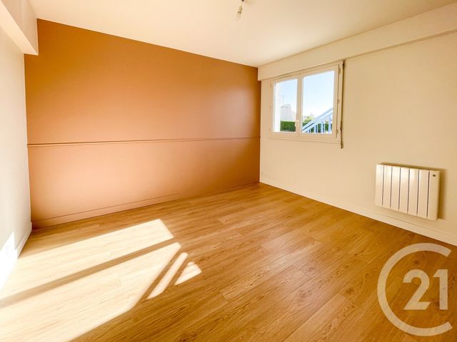 Appartement T3 à vendre - 3 pièces - 80.3 m2 - CHATEAU D OLONNE - 85 - PAYS-DE-LOIRE - Century 21 Bleu Marine