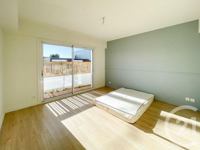 Appartement T3 à vendre - 3 pièces - 80.3 m2 - CHATEAU D OLONNE - 85 - PAYS-DE-LOIRE - Century 21 Bleu Marine