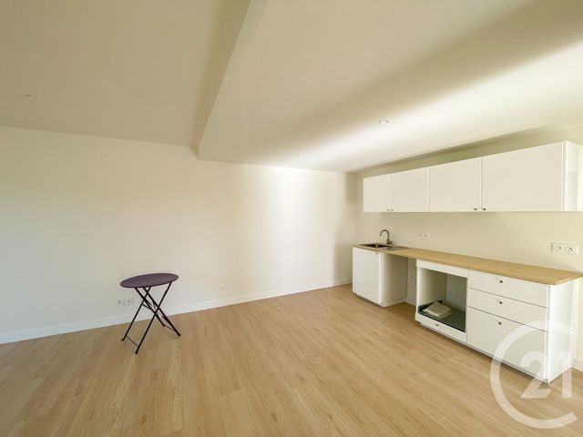 Appartement T3 à vendre - 3 pièces - 80.3 m2 - CHATEAU D OLONNE - 85 - PAYS-DE-LOIRE - Century 21 Bleu Marine