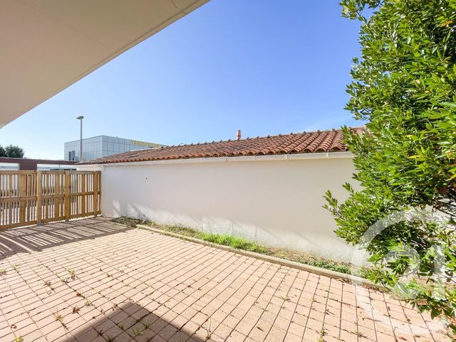 Appartement T3 à vendre - 3 pièces - 80.3 m2 - CHATEAU D OLONNE - 85 - PAYS-DE-LOIRE - Century 21 Bleu Marine