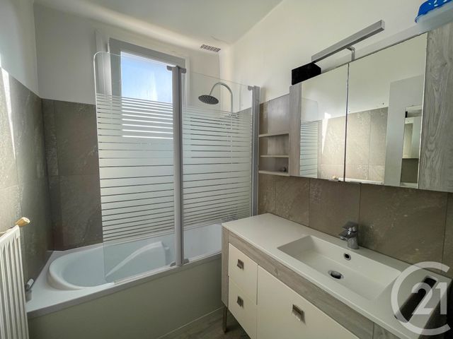 Appartement T3 à vendre - 3 pièces - 52.01 m2 - CHATEAU D OLONNE - 85 - PAYS-DE-LOIRE - Century 21 Bleu Marine