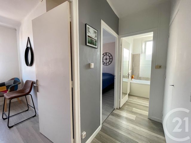 Appartement T3 à vendre - 3 pièces - 52.01 m2 - CHATEAU D OLONNE - 85 - PAYS-DE-LOIRE - Century 21 Bleu Marine