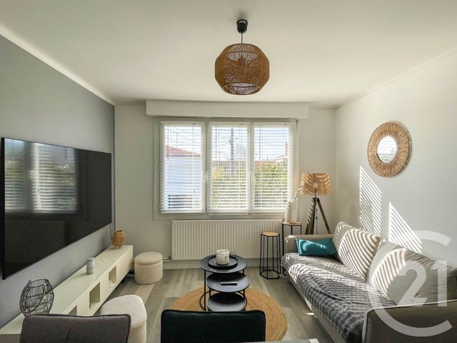 Appartement T3 à vendre - 3 pièces - 52.01 m2 - CHATEAU D OLONNE - 85 - PAYS-DE-LOIRE - Century 21 Bleu Marine