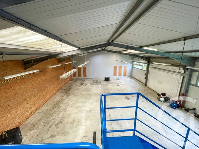 parking à louer - 260.0 m2 - CHATEAU D OLONNE - 85 - PAYS-DE-LOIRE - Century 21 Bleu Marine