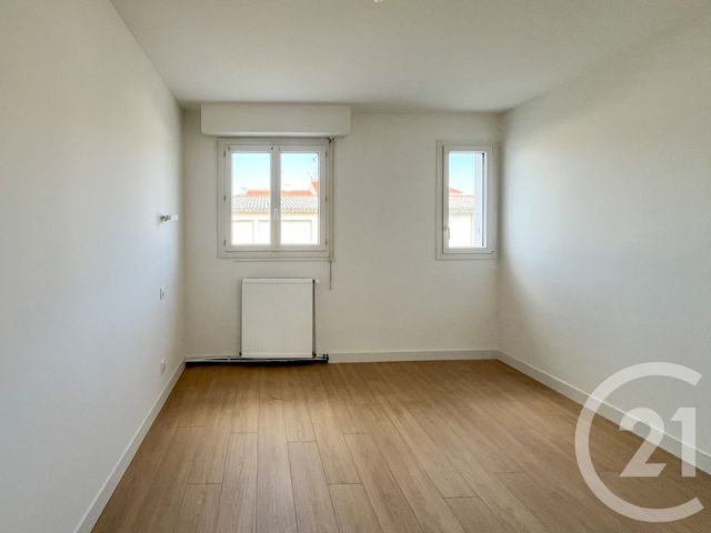 Appartement F4 à vendre - 4 pièces - 66.76 m2 - LES SABLES D OLONNE - 85 - PAYS-DE-LOIRE - Century 21 Bleu Marine