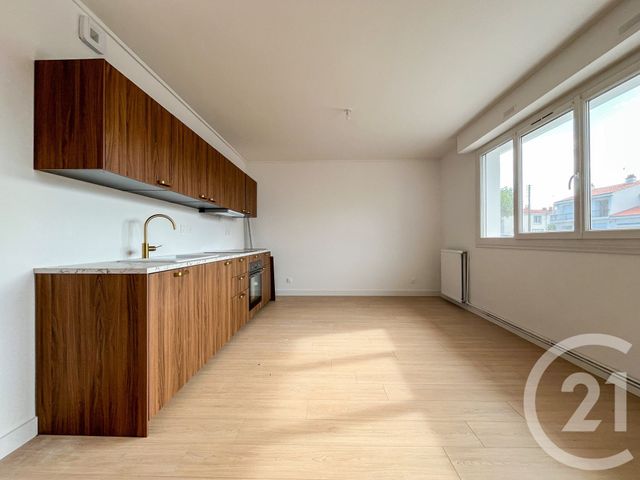 Appartement F4 à vendre - 4 pièces - 66.76 m2 - LES SABLES D OLONNE - 85 - PAYS-DE-LOIRE - Century 21 Bleu Marine