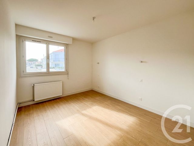 Appartement F4 à vendre - 4 pièces - 66.76 m2 - LES SABLES D OLONNE - 85 - PAYS-DE-LOIRE - Century 21 Bleu Marine