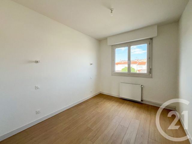 Appartement F4 à vendre - 4 pièces - 67.15 m2 - LES SABLES D OLONNE - 85 - PAYS-DE-LOIRE - Century 21 Bleu Marine