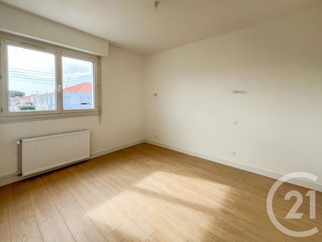 Appartement F4 à vendre - 4 pièces - 67.15 m2 - LES SABLES D OLONNE - 85 - PAYS-DE-LOIRE - Century 21 Bleu Marine