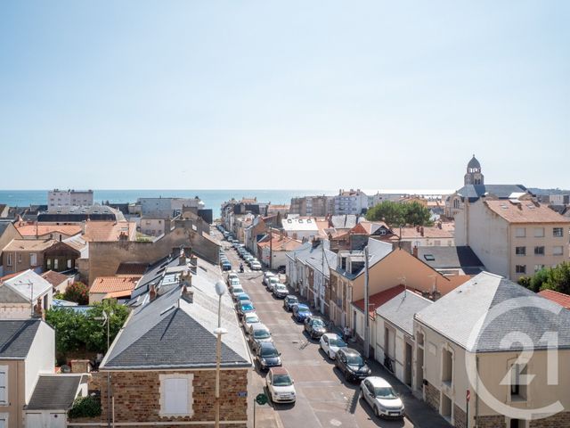 Appartement F3 à vendre - 3 pièces - 70.79 m2 - LES SABLES D OLONNE - 85 - PAYS-DE-LOIRE - Century 21 Bleu Marine